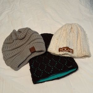Bundle of 3 Women’s beanies
